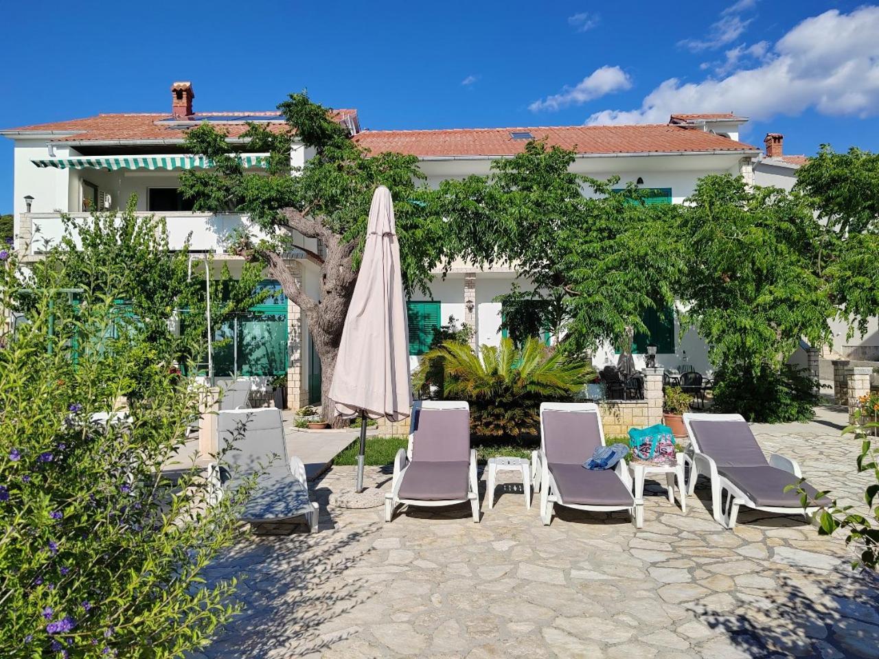 Room'S Brica Barbat na Rabu Exterior photo